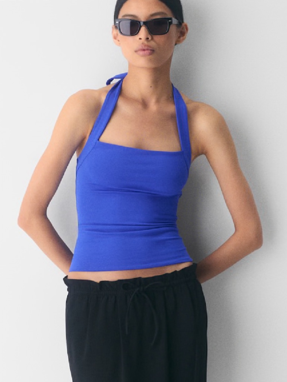 Aritzia ORIGINAL CONTOUR OPTIMUM HALTER TOP
ABLAZE BLUE, Size: S - Picture 6 of 8